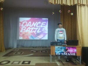 DANCE BATTLE